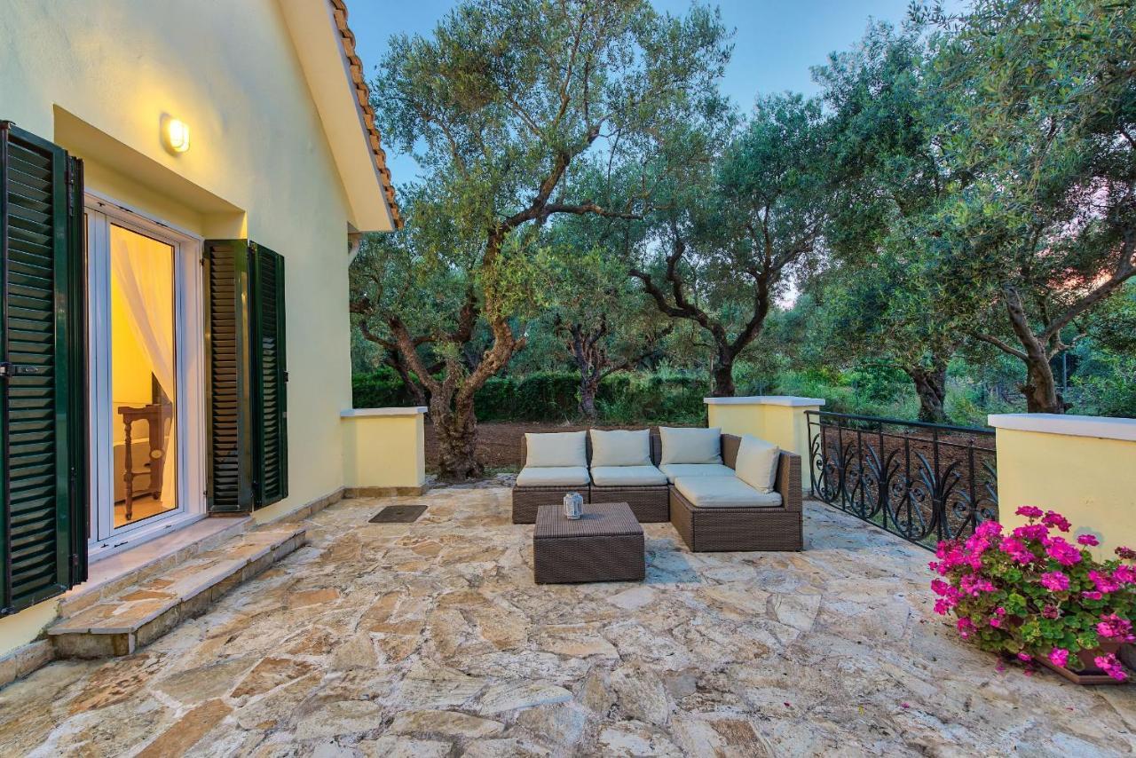 Olivegrove Villa - Nestled In Olive Trees With Private Pool, By Zantewize Трагаки Екстериор снимка
