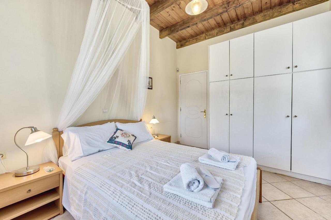 Olivegrove Villa - Nestled In Olive Trees With Private Pool, By Zantewize Трагаки Екстериор снимка